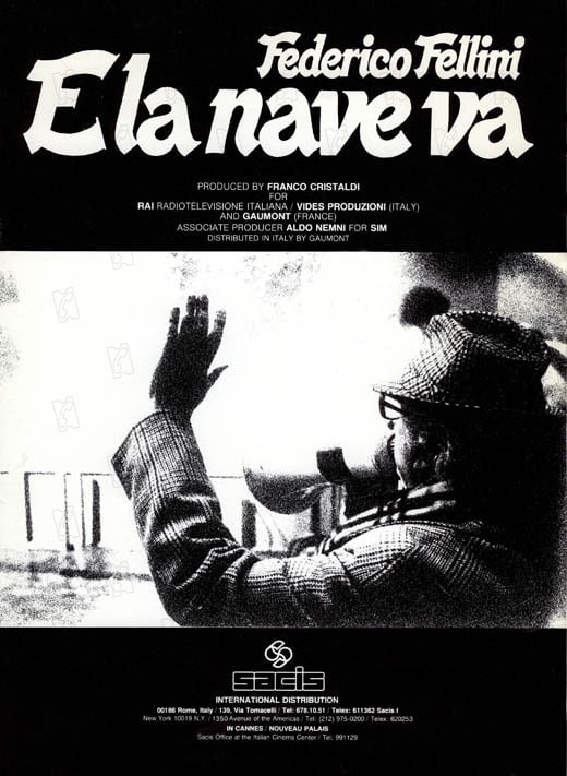 E La Nave Va : Poster