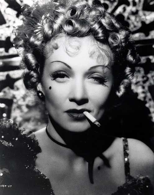 Atire a Primeira Pedra : Fotos George Marshall, Marlene Dietrich