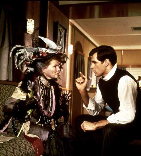 A Louca de Chaillot : Fotos Katharine Hepburn, Bryan Forbes