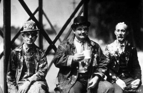 Me'Ahorei Hasoragim : Fotos Stan Laurel, Oliver Hardy, James Finlayson