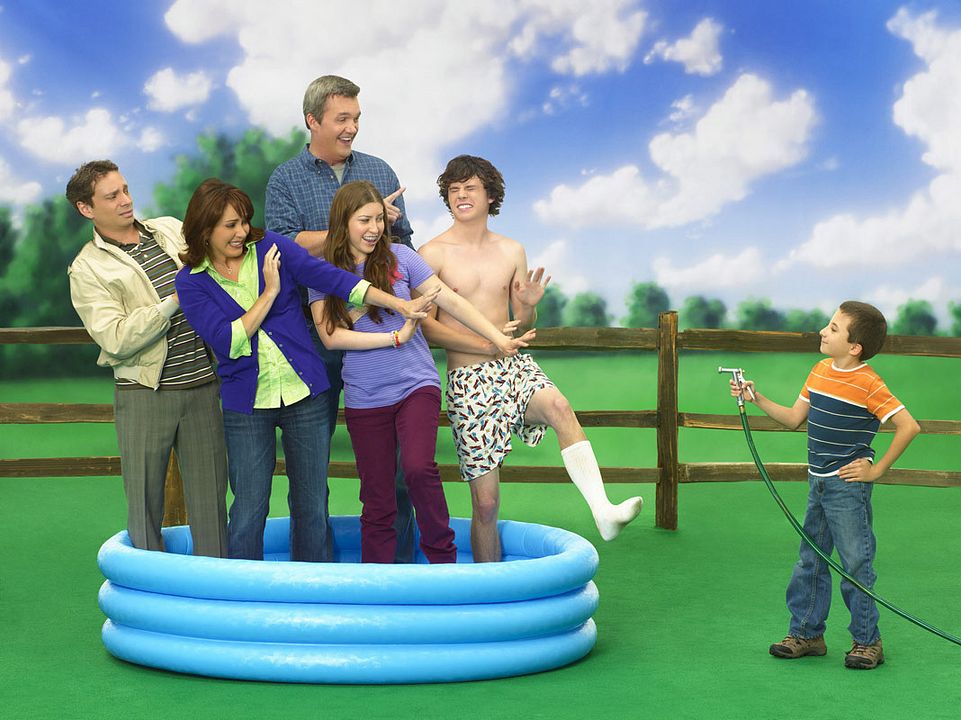 Fotos Neil Flynn, Patricia Heaton, Eden Sher, Atticus Shaffer, Charlie McDermott, Chris Kattan