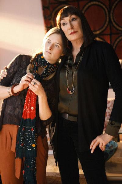 Smash (2012) : Fotos Grace Gummer, Anjelica Huston