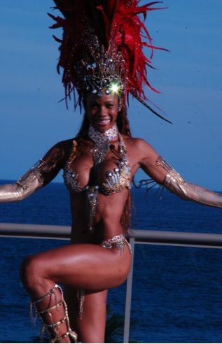 Mulatas! Um Tufão nos Quadris : Fotos