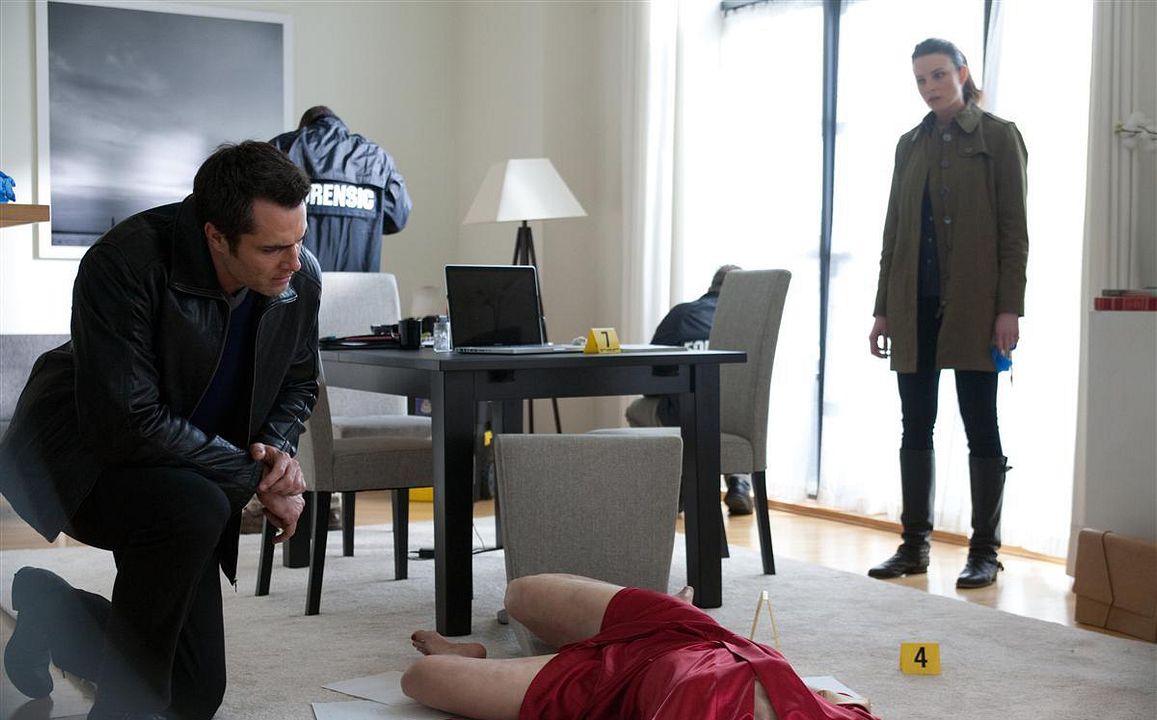 Continuum : Fotos Rachel Nichols, Victor Webster