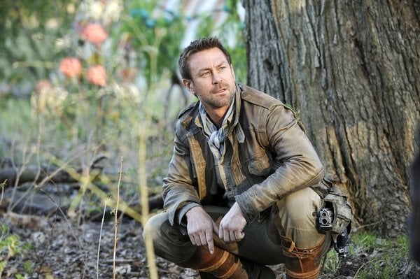 Defiance : Fotos Grant Bowler