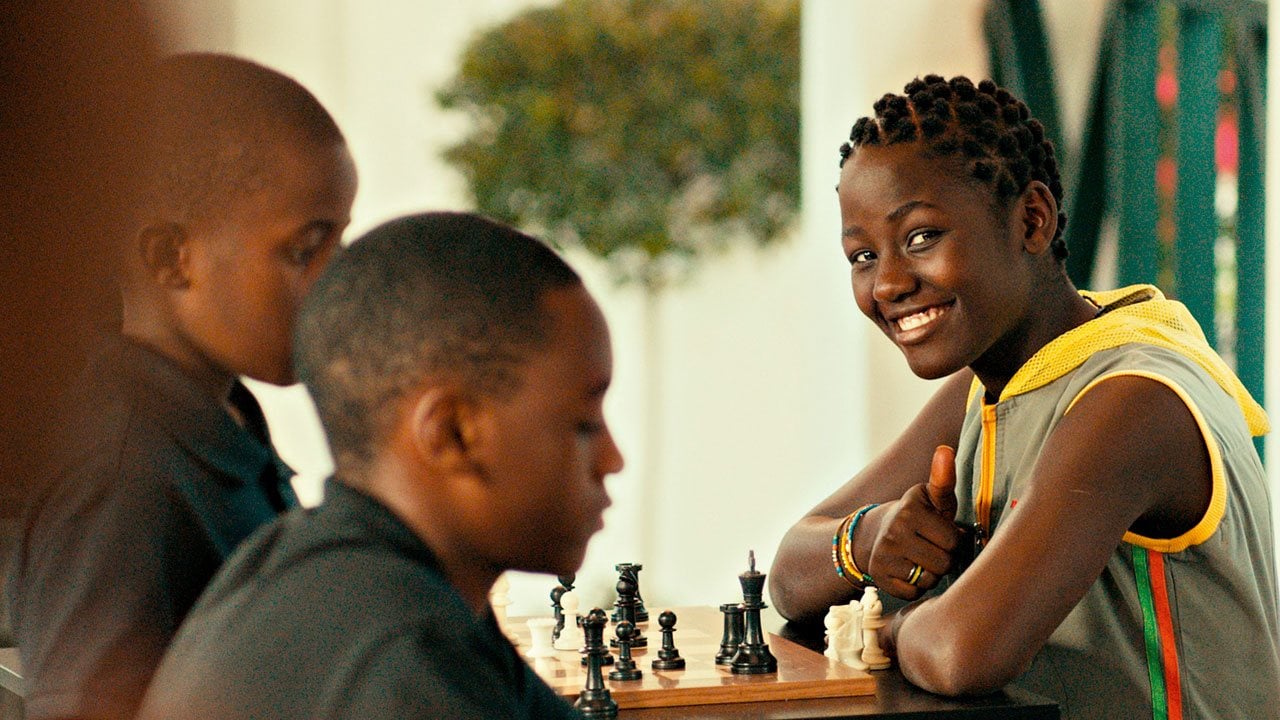 Rainha de Katwe  Filme sobre campeã africana de xadrez ganha trailer e  vídeo de bastidores