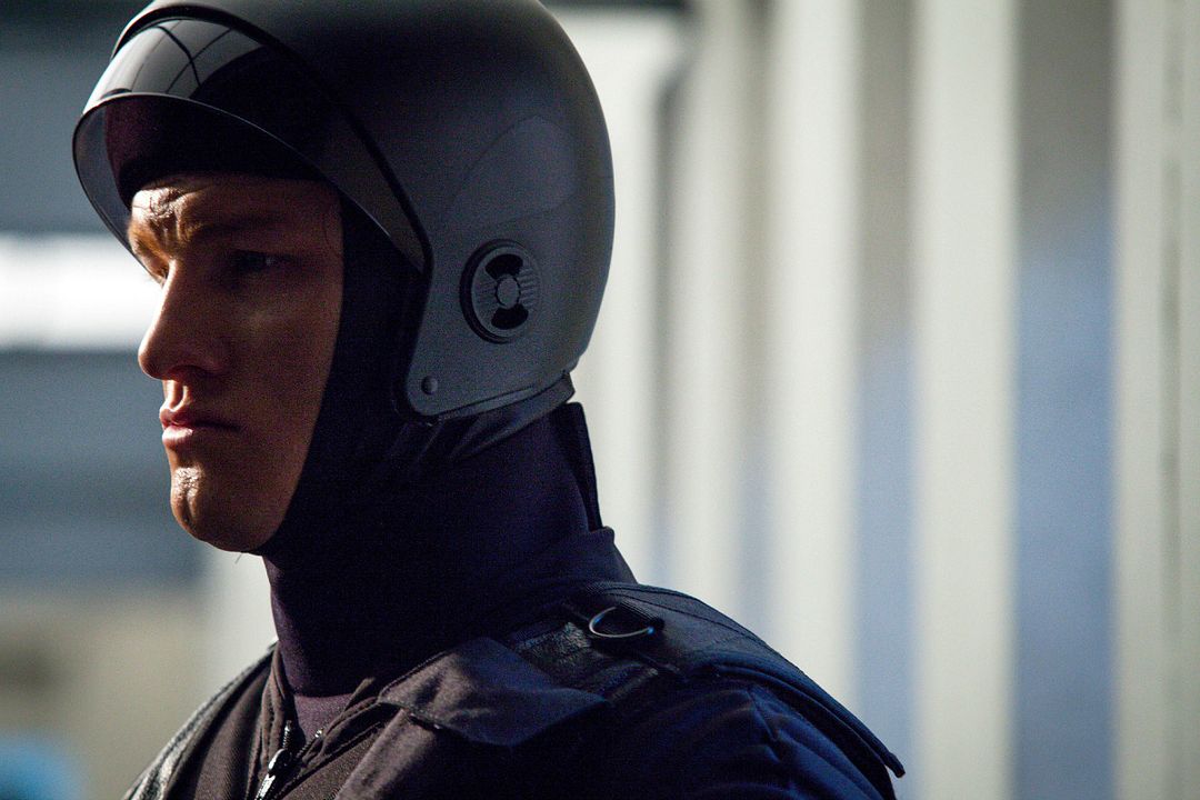 Almost Human : Fotos Anthony Konechny