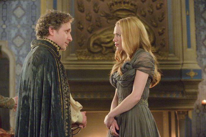 Reign : Fotos Celina Sinden