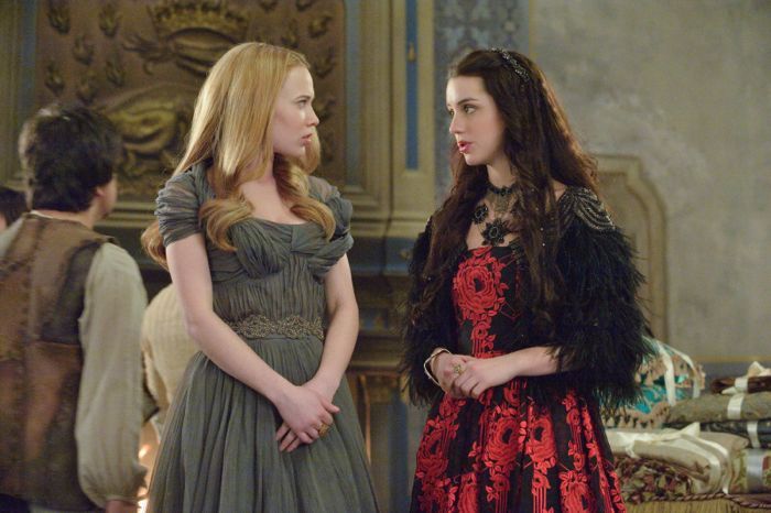 Reign : Fotos Adelaide Kane, Celina Sinden