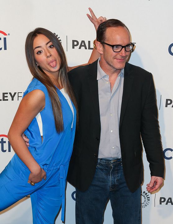 Revista Clark Gregg, Chloe Bennet