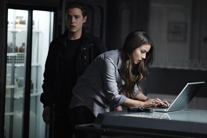 Marvel's Agents of S.H.I.E.L.D. : Fotos Iain De Caestecker, Chloe Bennet