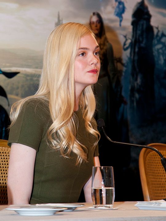 Malévola : Revista Elle Fanning