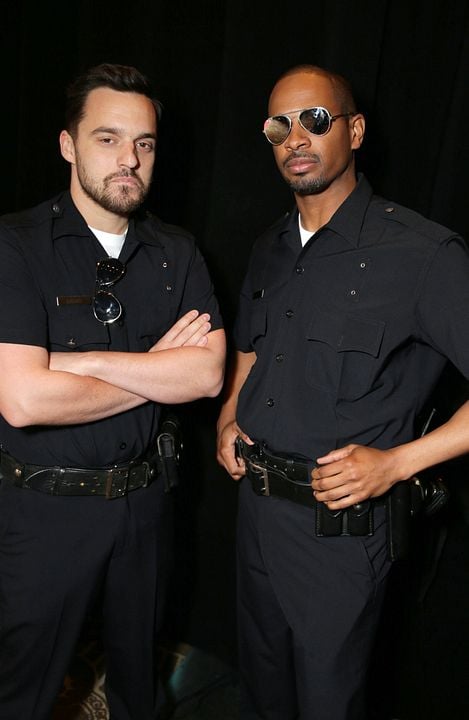 Tiras, Só que Não : Fotos Damon Wayans Jr., Jake Johnson