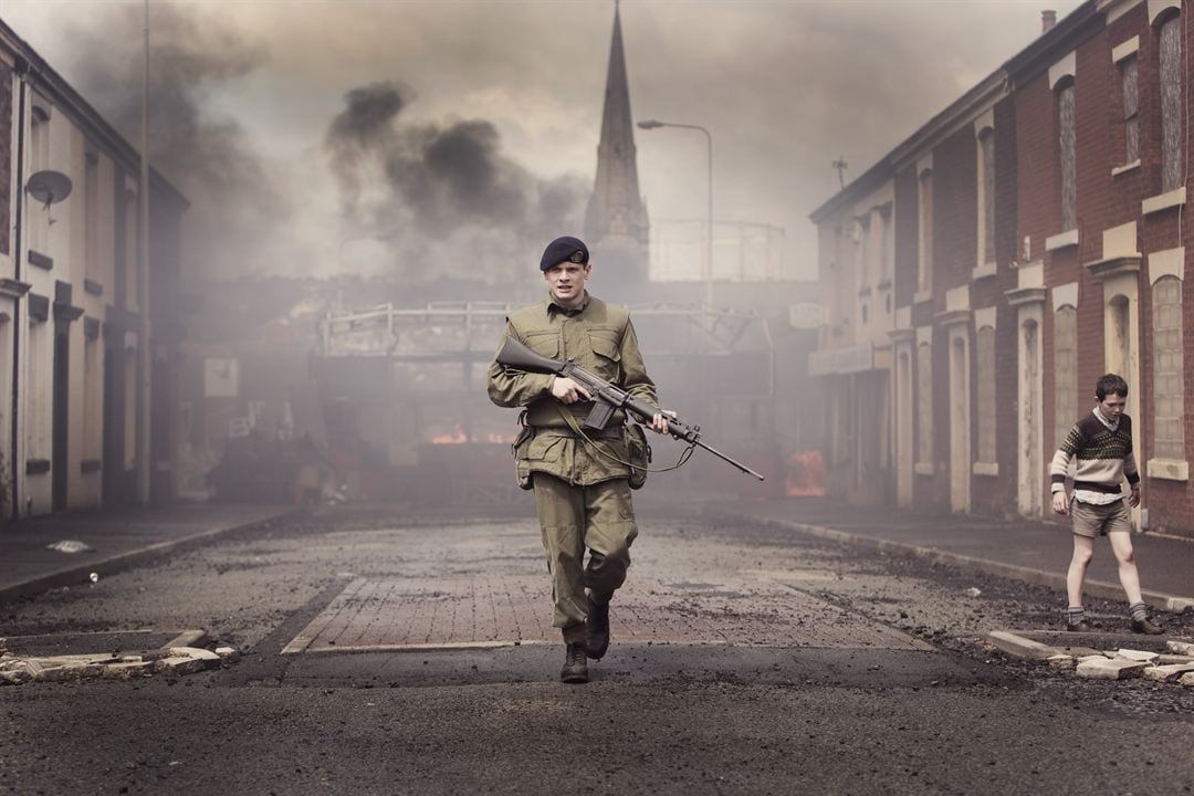71: Esquecido em Belfast : Fotos Jack O'Connell