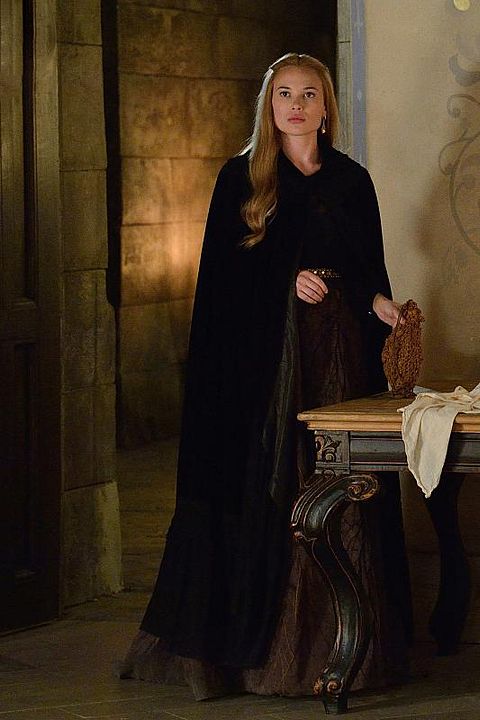Reign : Fotos Celina Sinden