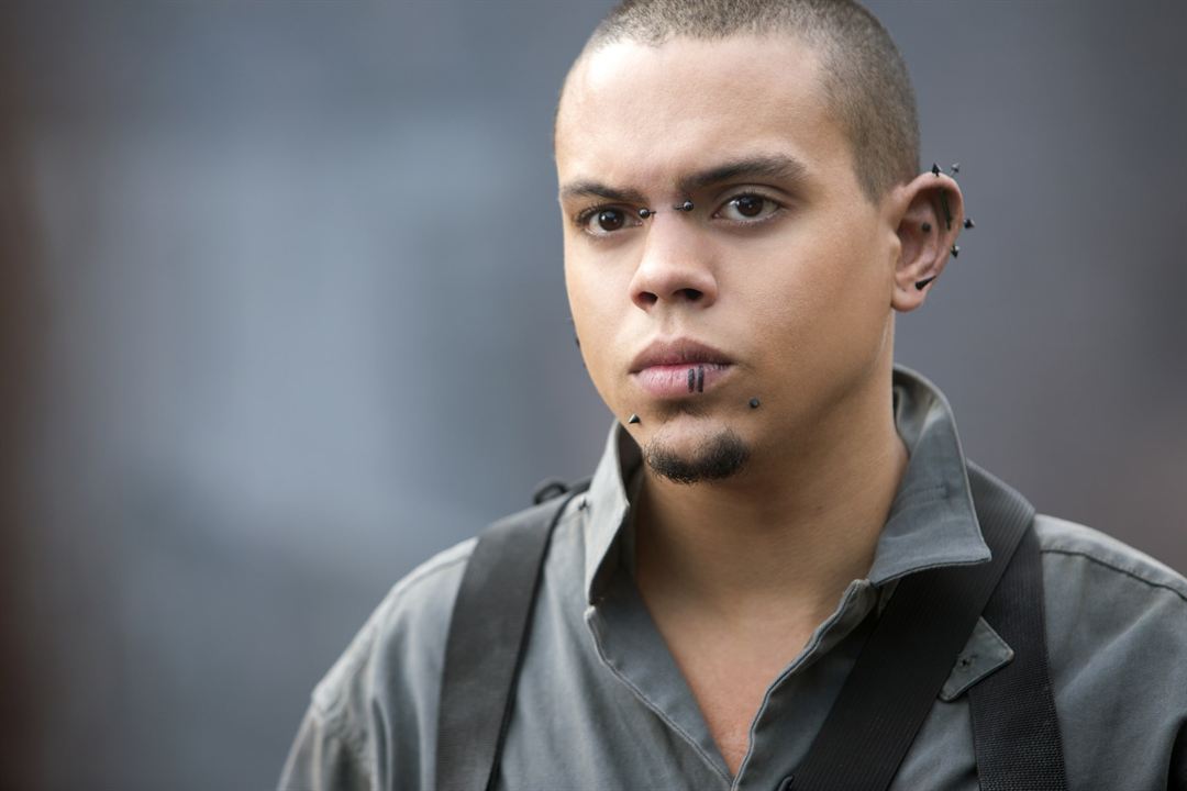 Jogos Vorazes: A Esperança - Parte 1 : Fotos Evan Ross