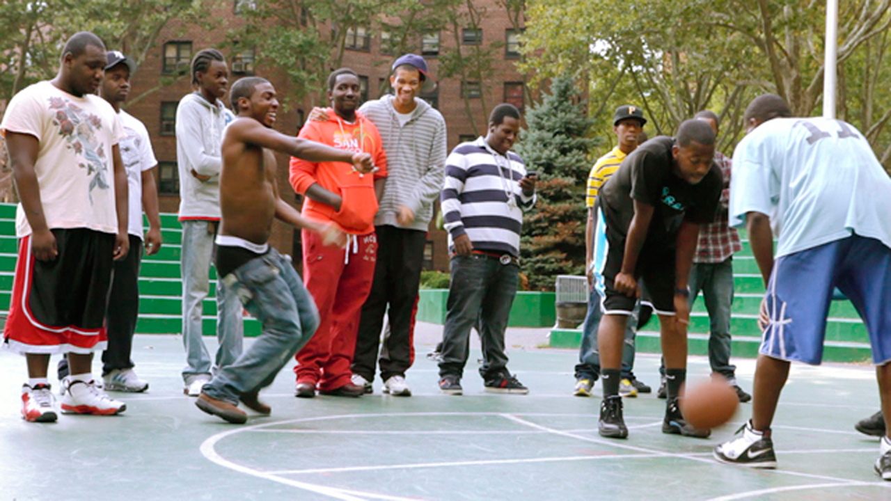 Doin' It in the Park: Pick-Up Basketball, NYC : Fotos