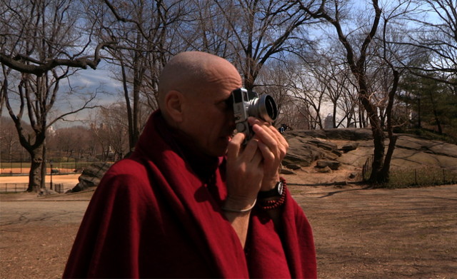 Monk with a Camera : Fotos