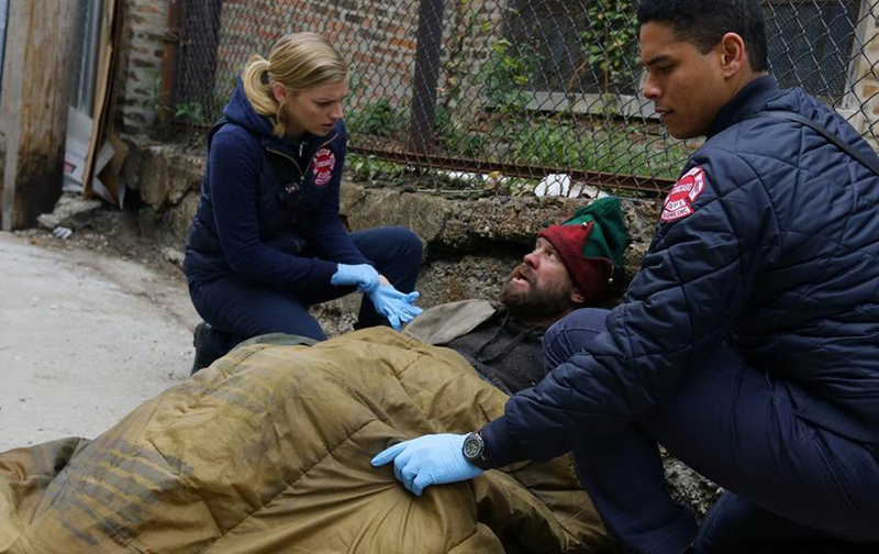 Chicago Fire : Fotos Charlie Barnett, Kara Killmer