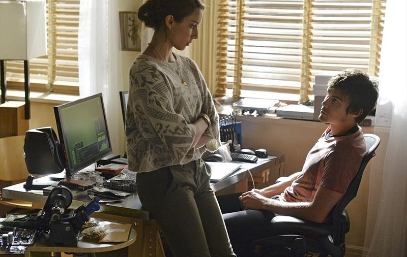 Pretty Little Liars : Fotos Troian Bellisario