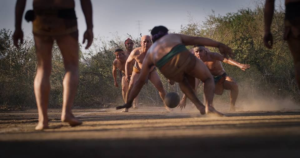 Bounce: How the Ball Taught the World to Play : Fotos