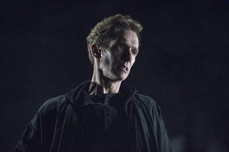 Arrow : Fotos Doug Jones