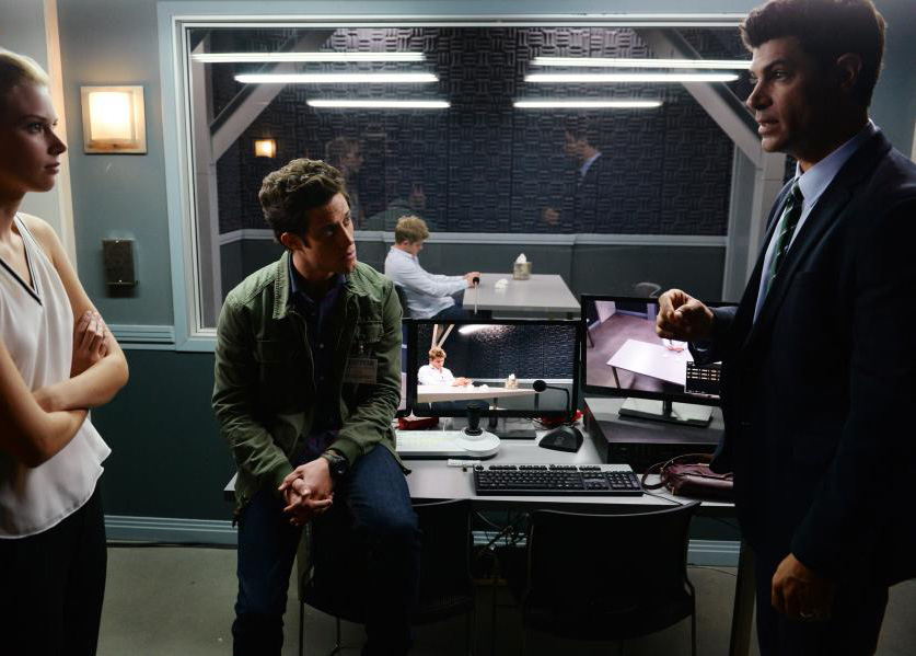 Stitchers : Fotos Emma Ishta, Kyle Harris