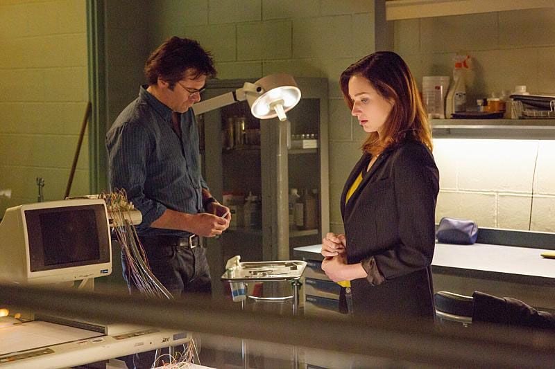 Zoo : Fotos Kristen Connolly, Billy Burke