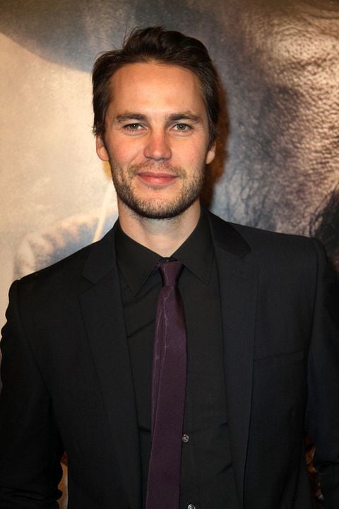 Revista Taylor Kitsch