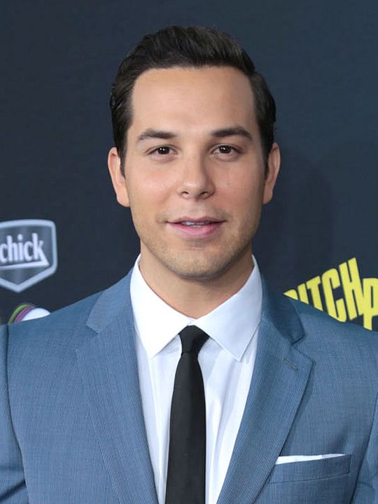 Poster Skylar Astin