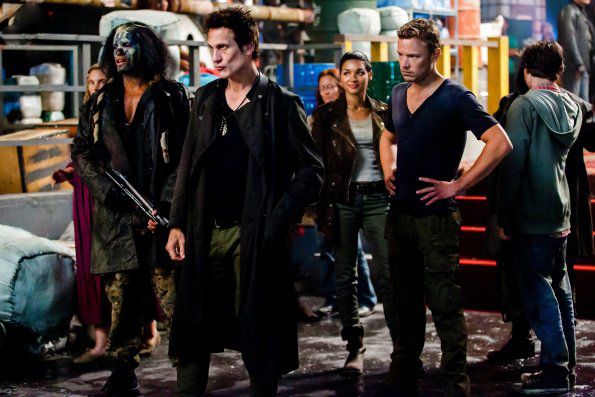 Dominion : Fotos Christopher Egan, Simon Merrells, Kim Engelbrecht