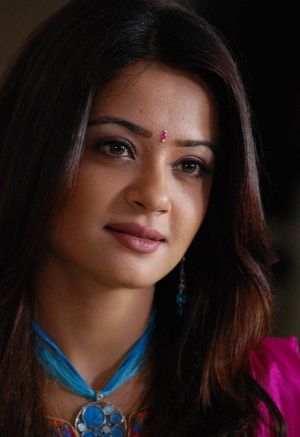 Poster Surveen Chawla