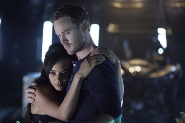 Fotos Aaron Ashmore, Hannah John-Kamen