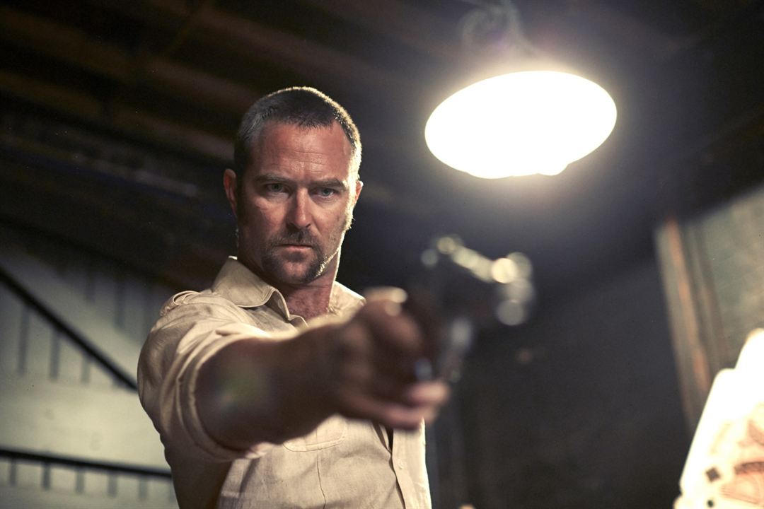 Cut Snake : Fotos Sullivan Stapleton