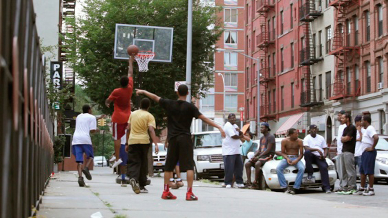 Doin' It in the Park: Pick-Up Basketball, NYC : Fotos