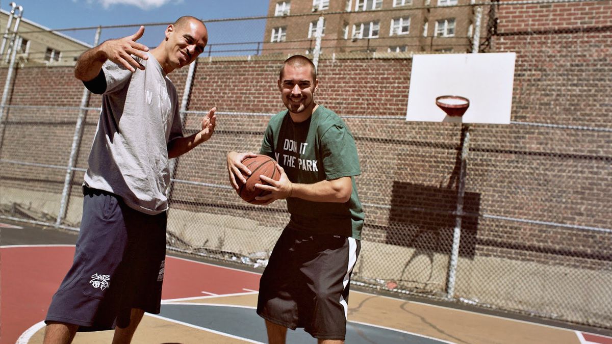 Doin' It in the Park: Pick-Up Basketball, NYC : Fotos