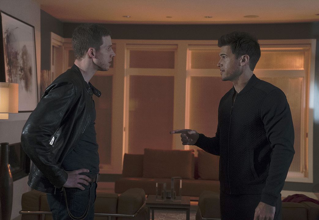 Minority Report : Fotos Nick Zano, Stark Sands