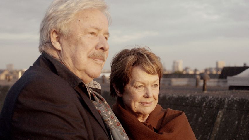 Key House Mirror : Fotos Sven Wollter, Ghita Norby