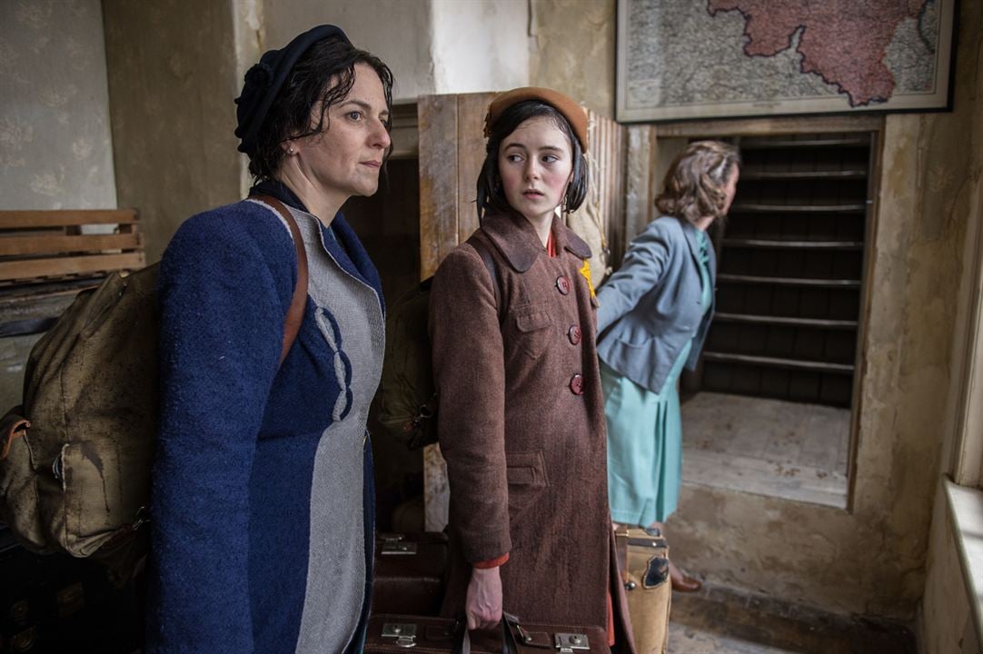 The Diary of Anne Frank : Fotos Martina Gedeck, Lea van Acken