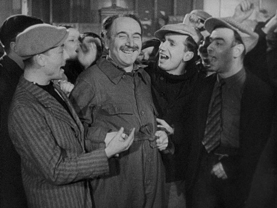 La Vie Est À Nous : Fotos