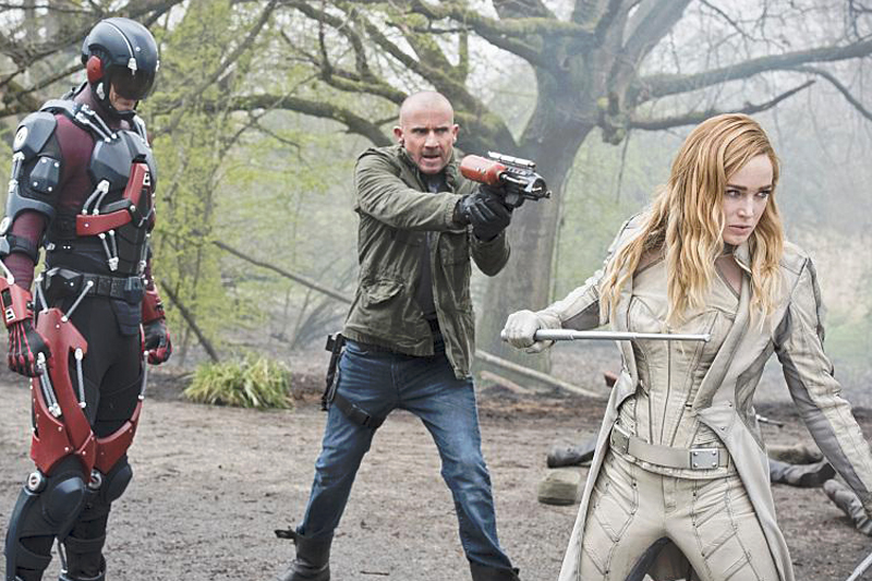 Foto Brandon Routh, Caity Lotz, Dominic Purcell