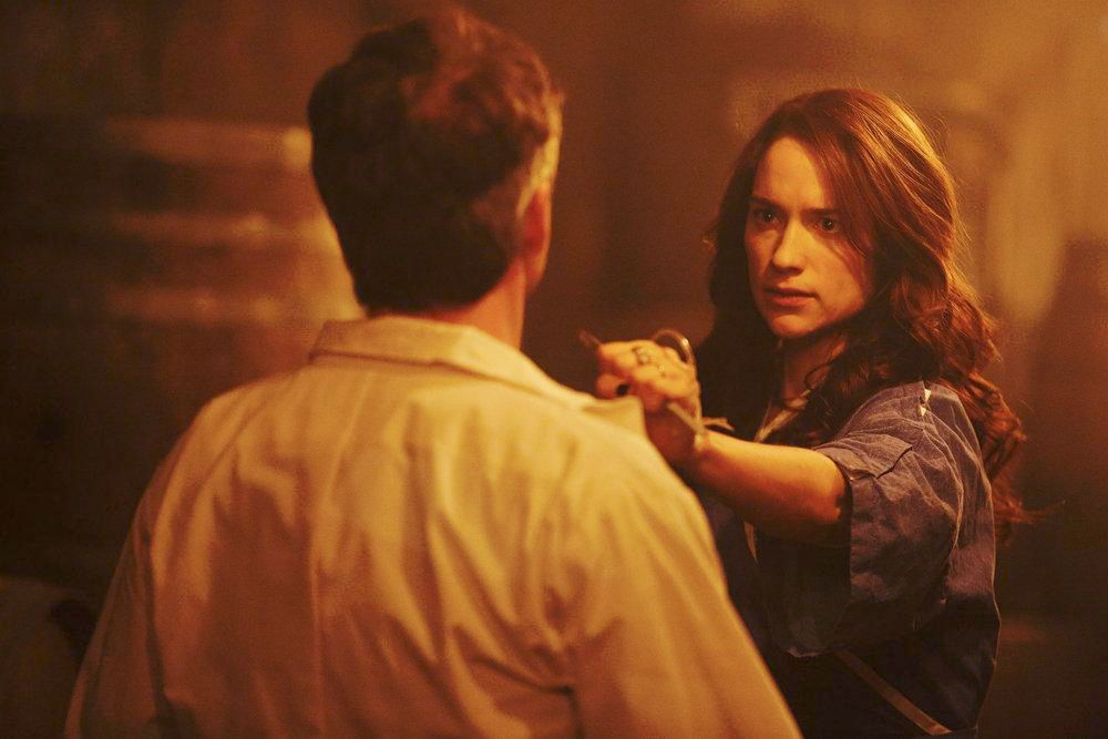 Wynonna Earp: A Maldição dos Renascidos : Fotos Melanie Scrofano