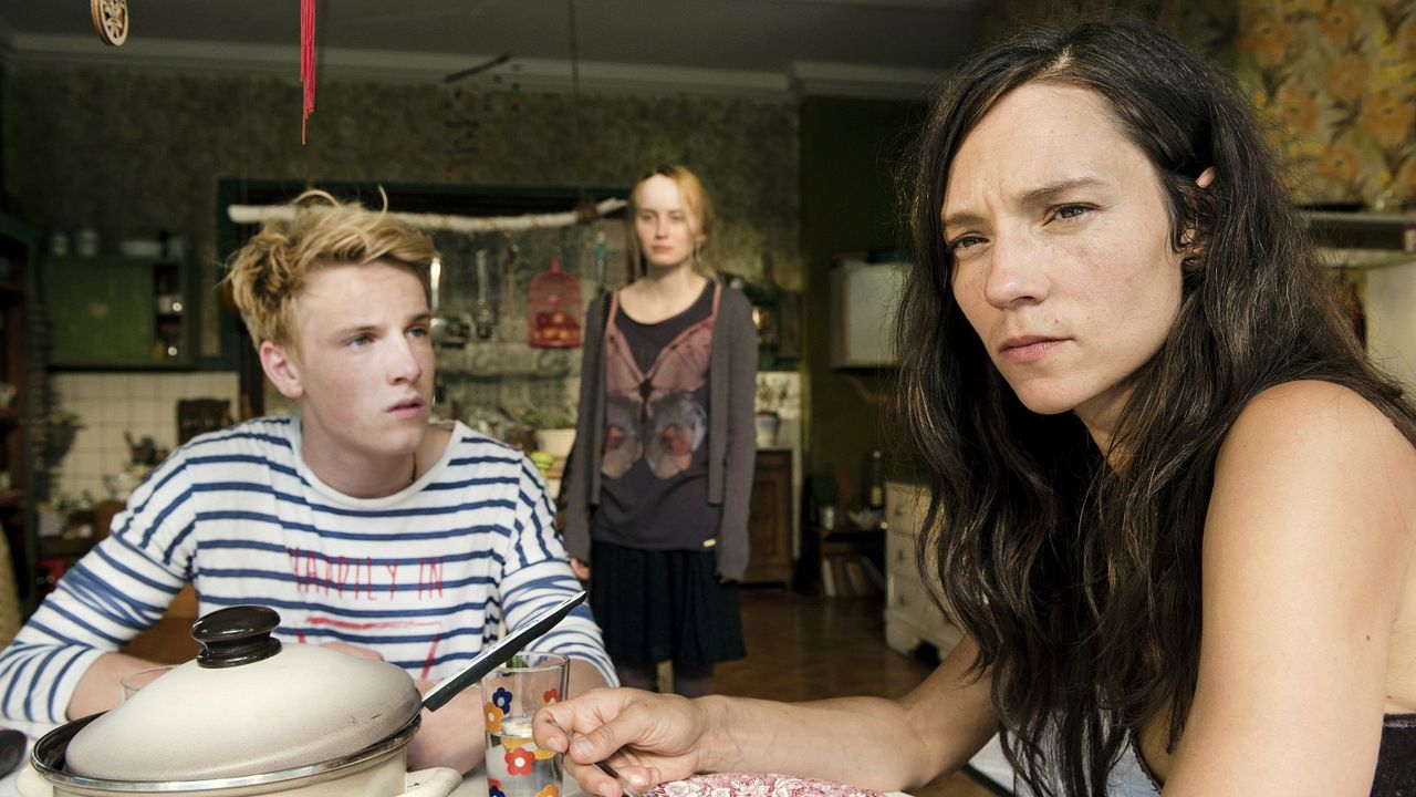 Centro do Meu Mundo : Fotos Ada Philine Stappenbeck, Louis Hofmann, Sabine Timoteo