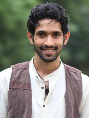 Poster Vikrant Massey