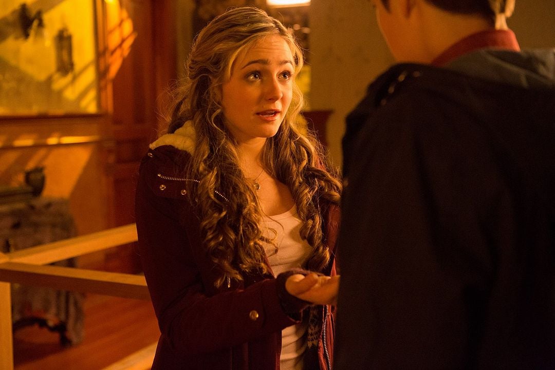 Fantasmas à Solta 3 - Sociedade do Mal : Fotos Corey Fogelmanis, Sophie Reynolds