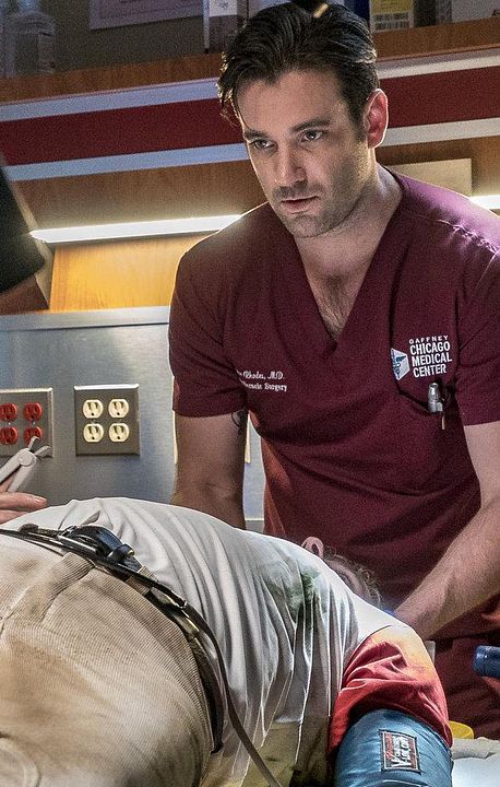 Chicago Med: Atendimento de Emergência : Fotos Colin Donnell