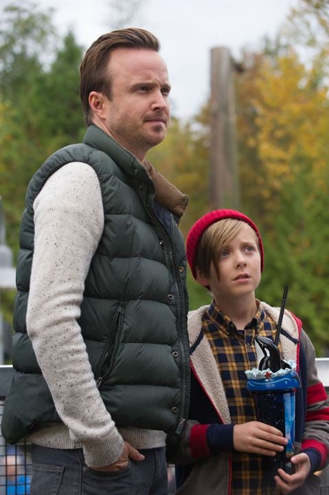 A Nona Vida De Louis Drax : Fotos Aaron Paul, Aiden Longworth