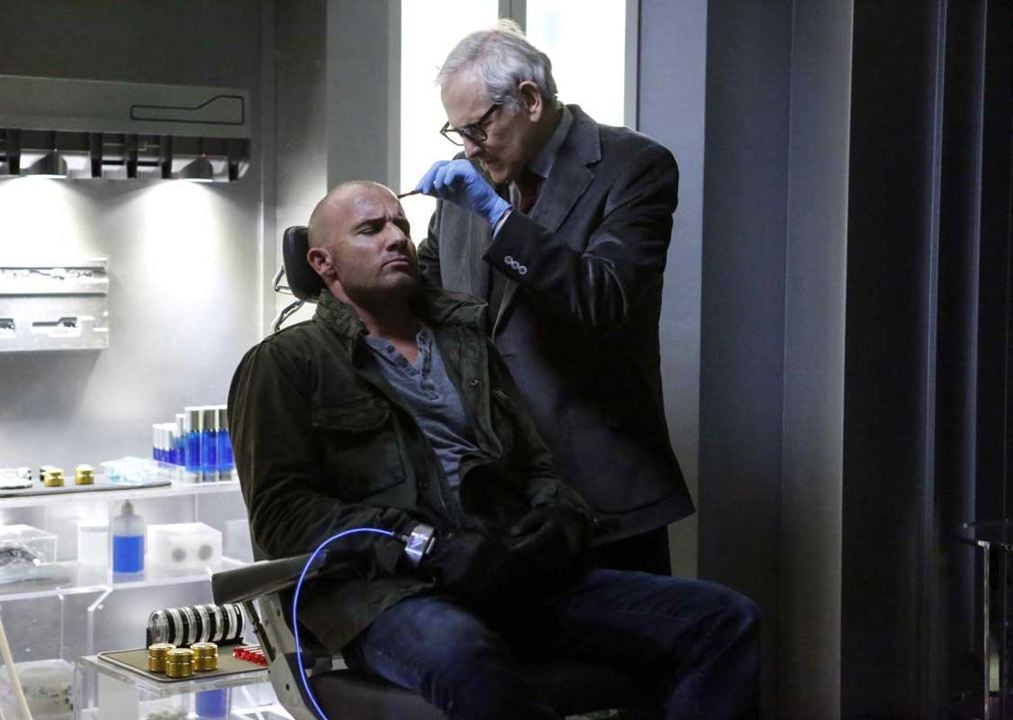 Legends of Tomorrow : Fotos Dominic Purcell, Victor Garber