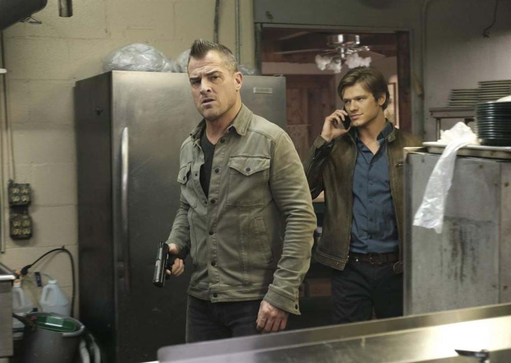 MacGyver (2016) : Fotos George Eads, Lucas Till