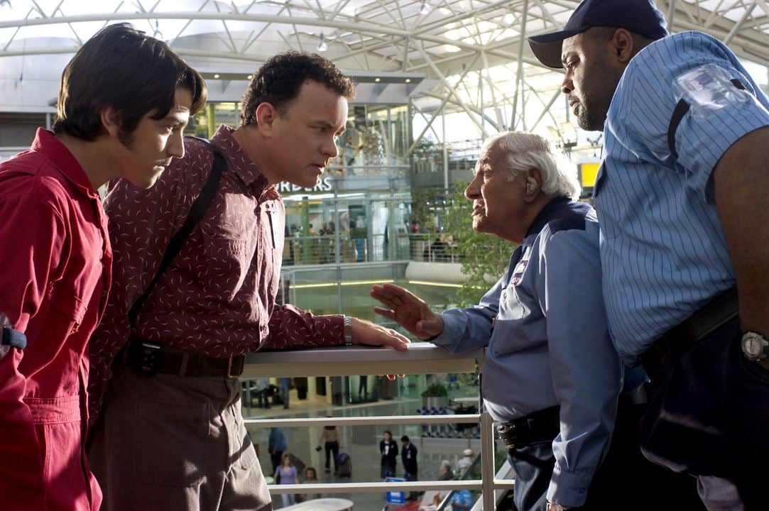 O Terminal : Fotos Kumar Pallana, Tom Hanks, Chi McBride, Diego Luna